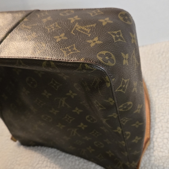 Louis Vuitton Looping GM Monogram Shoulder Bag - Picture 11 of 14